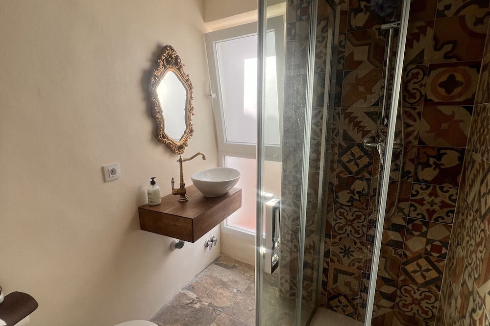 Photo of Bathroom in El Real de la Jara