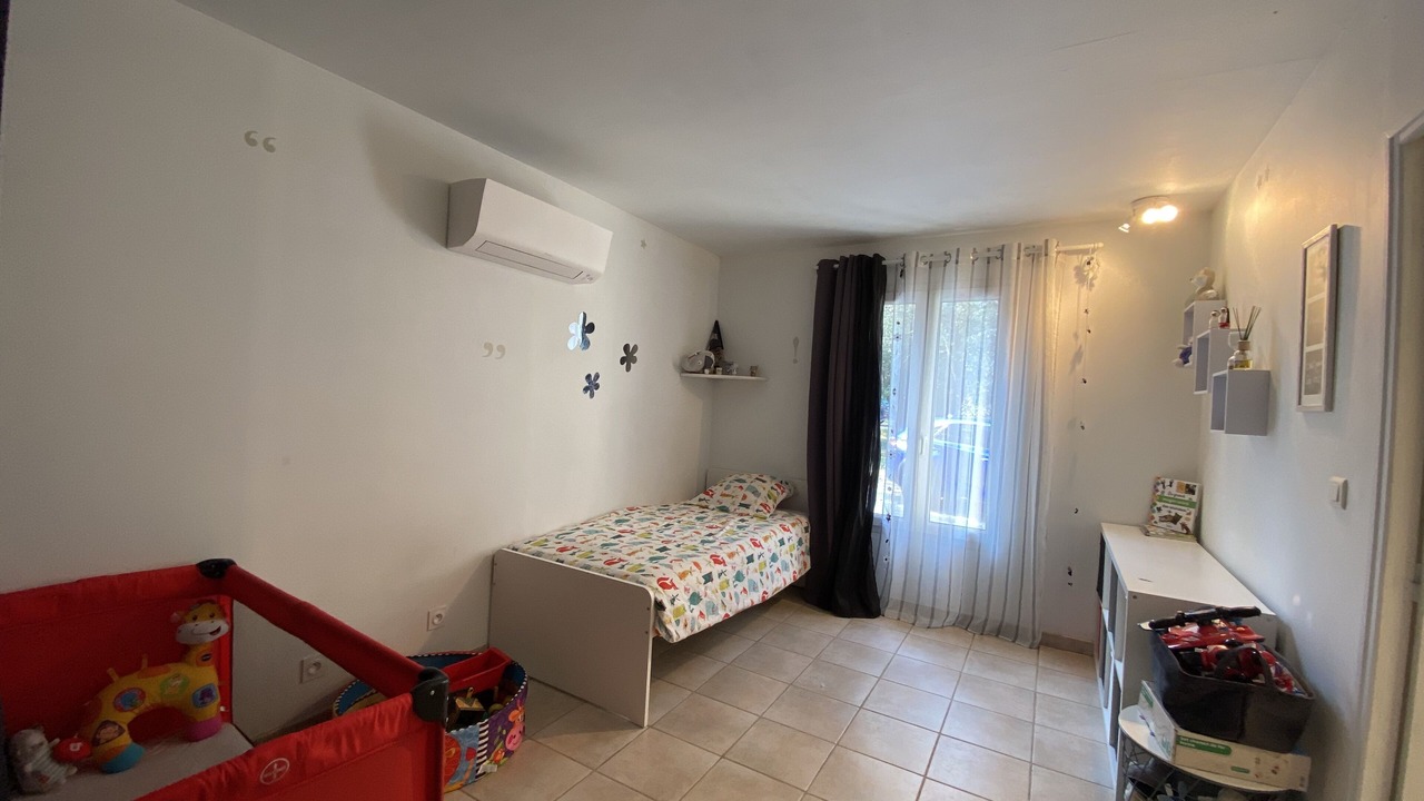 Photo of Others in Garrigues
