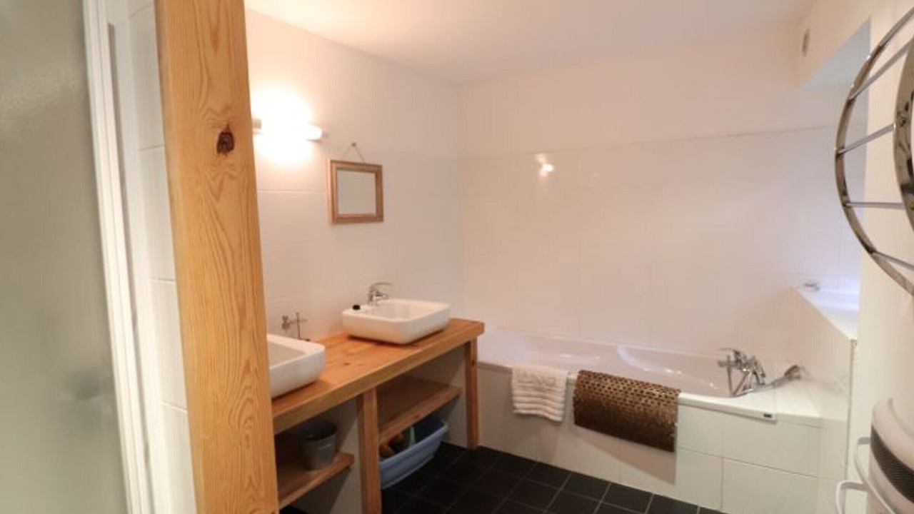Photo of Bathroom in Saint-Remy-de-Chaudes-Aigues
