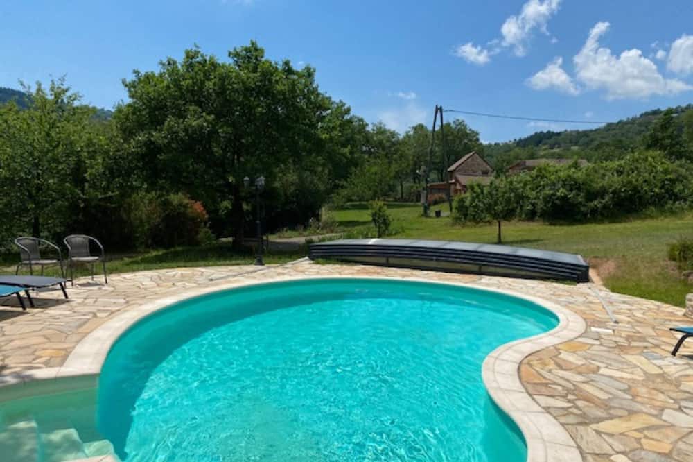Photo of Outdoor in Connac
