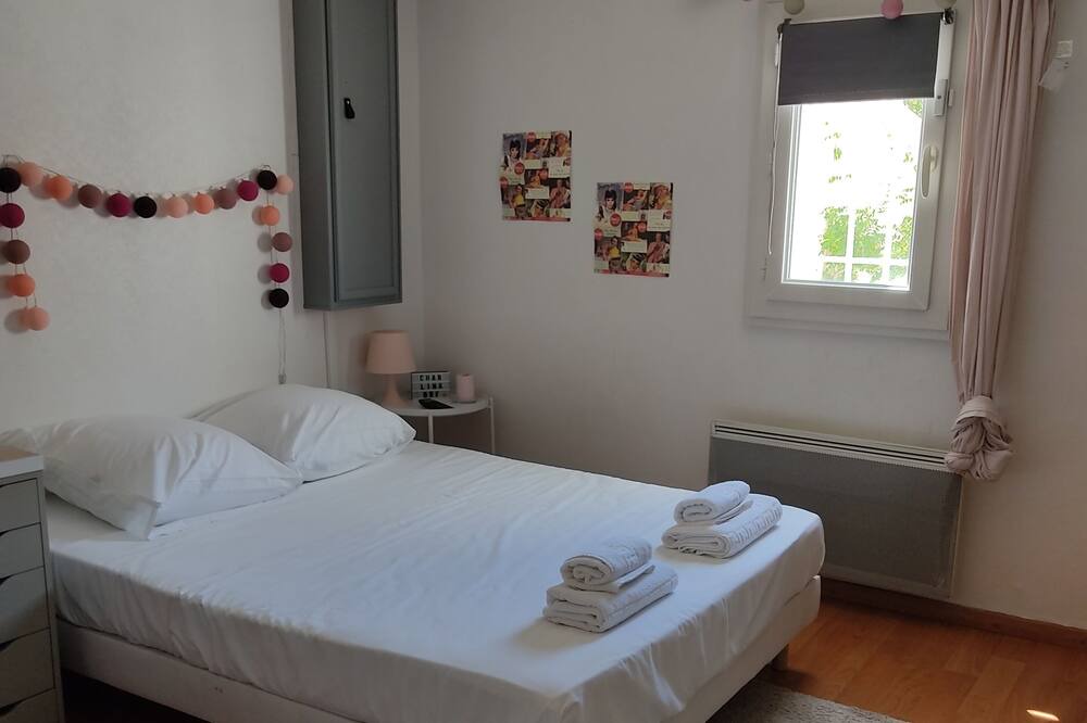 Photo of Bedroom in Lambesc