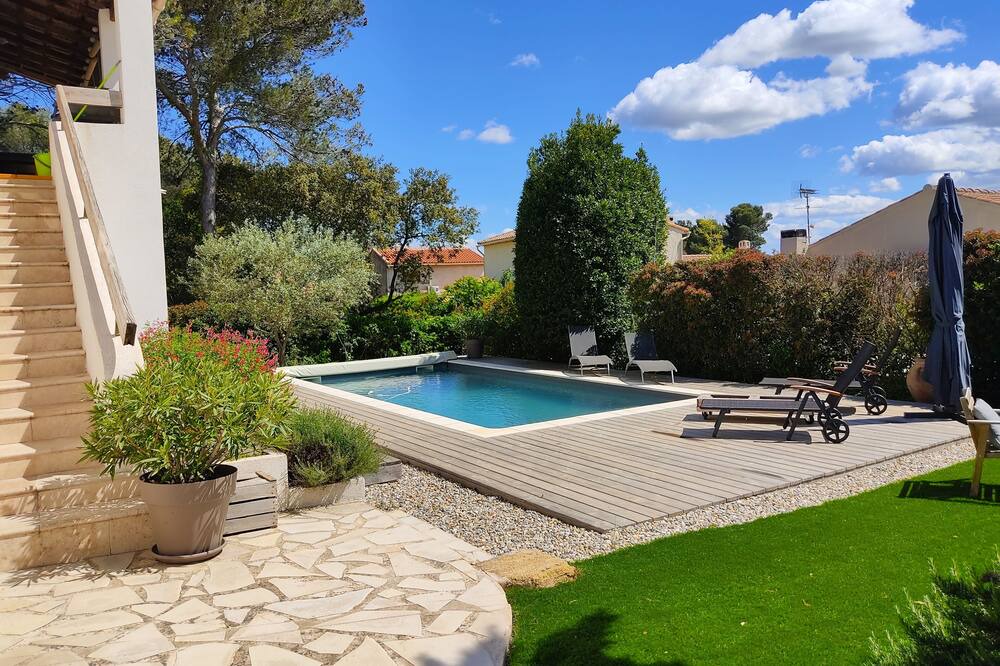 Photo of Outdoor in Lambesc