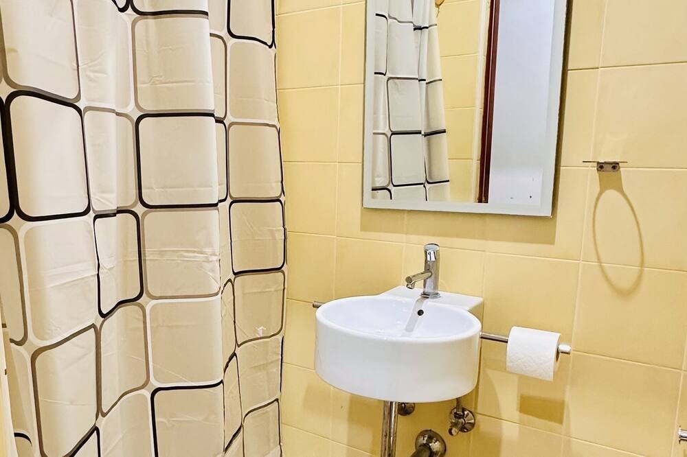 Photo of Bathroom in La Llotja-Born