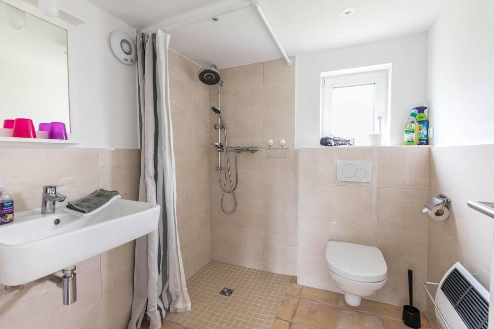 Photo of Bathroom in Hillgroven