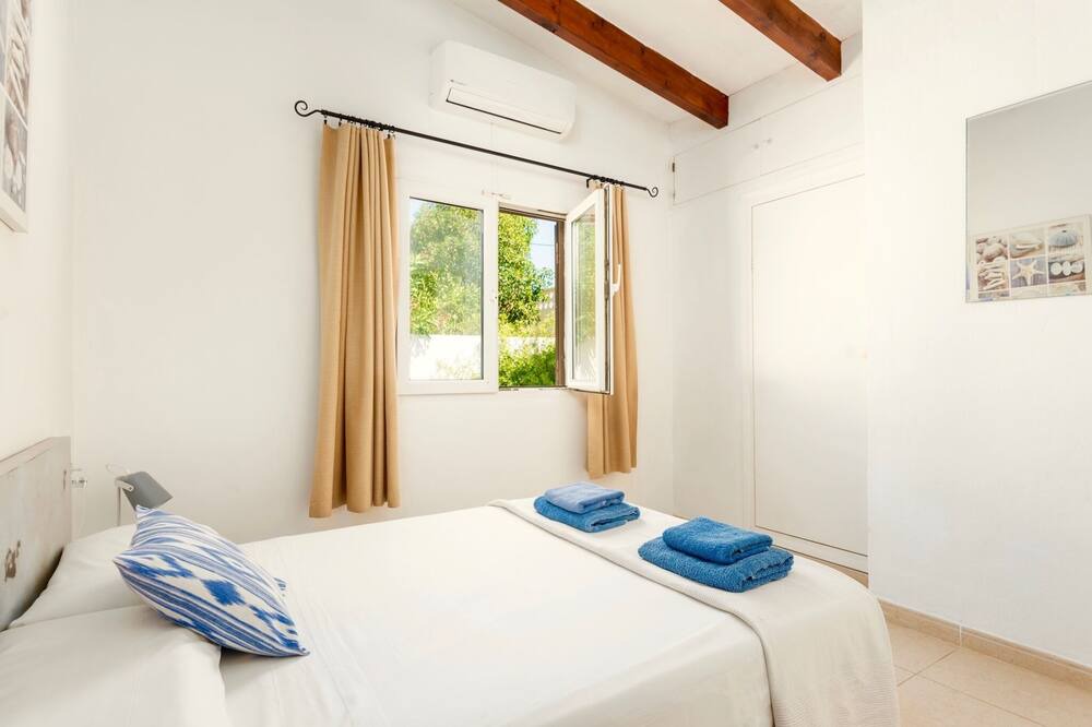 Photo of Bedroom in Cala en Porter