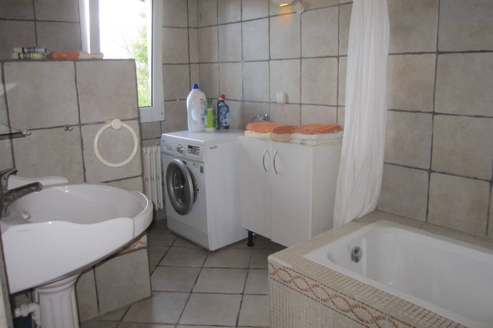 Photo of Bathroom in Meruelo