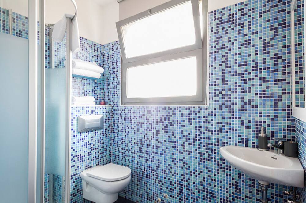 Photo of Bathroom in Garriguella