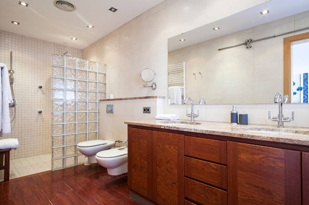 Photo of Bathroom in Garriguella