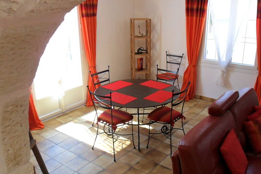 Photo of Livingroom in Maillane