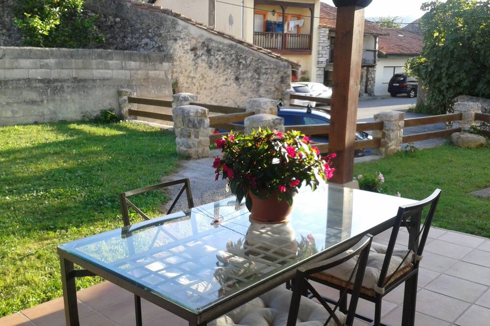 Photo of Patio Balcony in Pesues