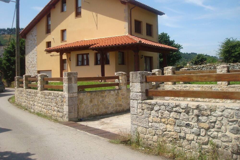 Photo of Outdoor in Pesues