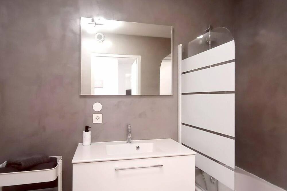 Photo of Bathroom in Cruseilles