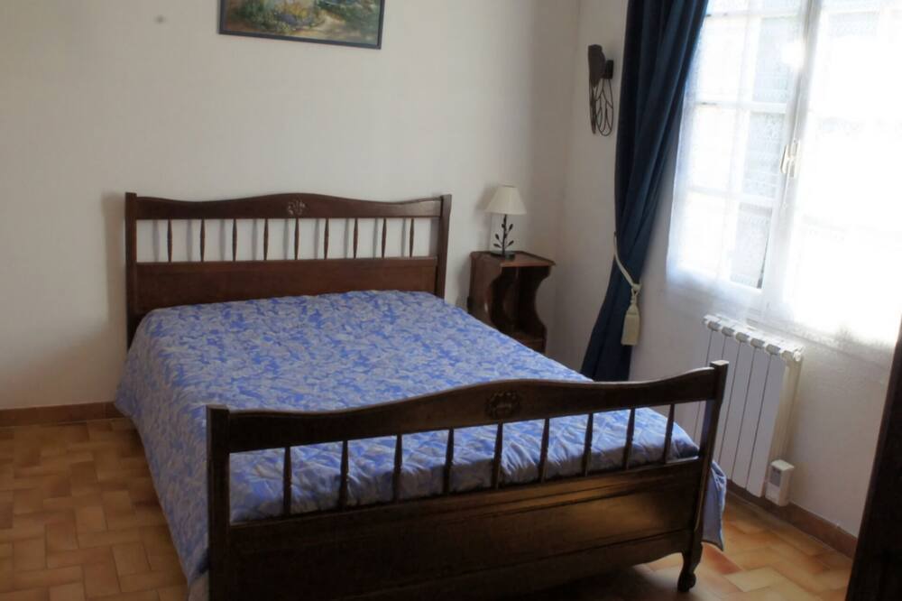 Photo of Bedroom in Plan-d'Orgon