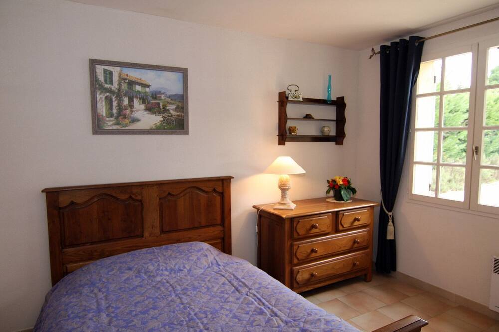 Photo of Bedroom in Plan-d'Orgon