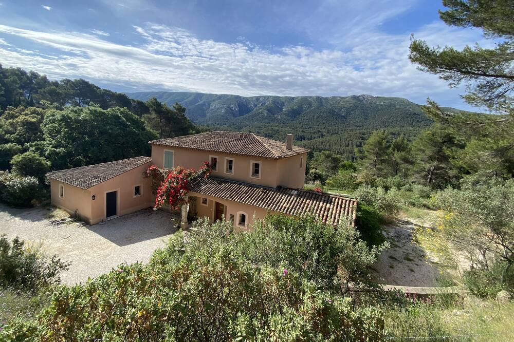 Photo of Outdoor in Vauvenargues