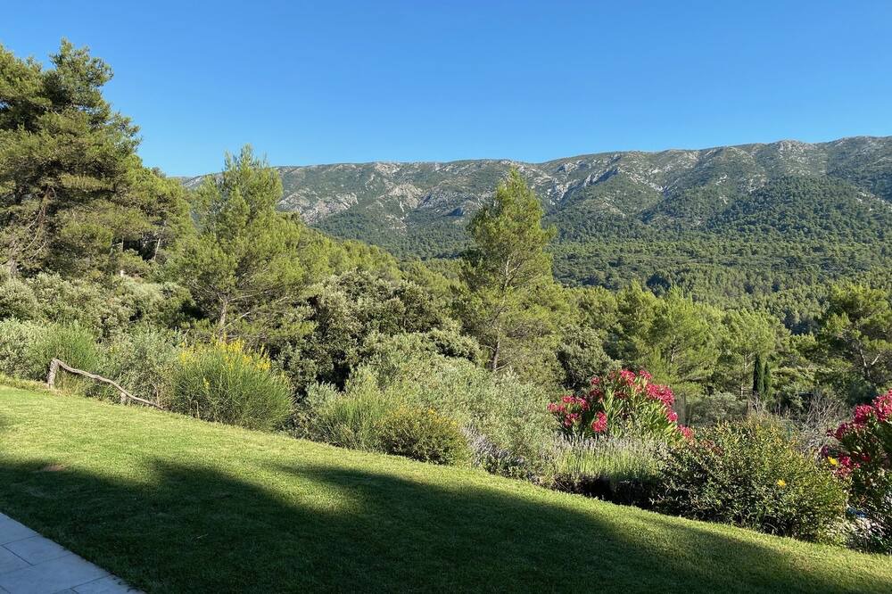 Photo of Outdoor in Vauvenargues