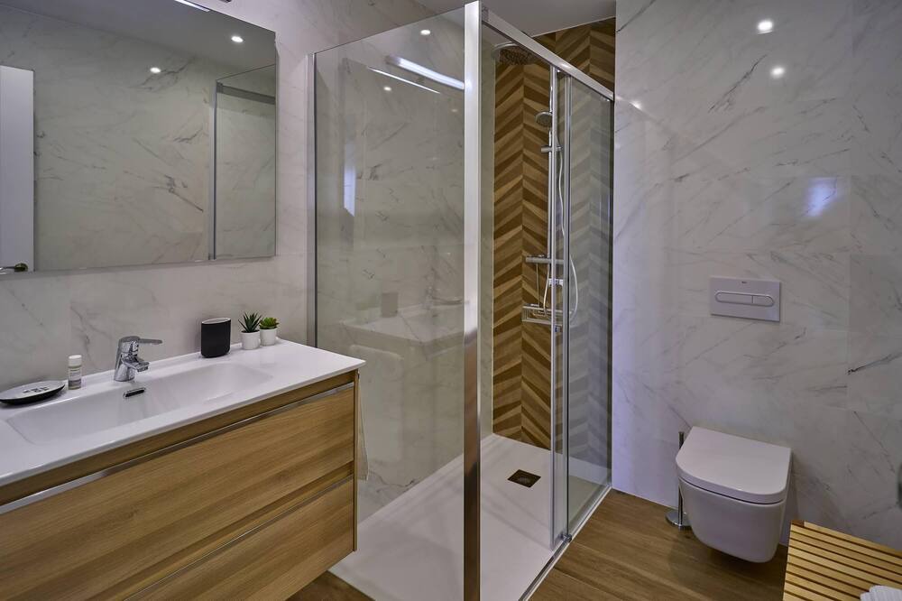 Photo of Bathroom in Oeste