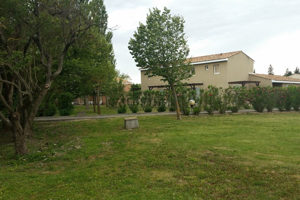 Photo of Outdoor in Saint-Saturnin-les-Avignon