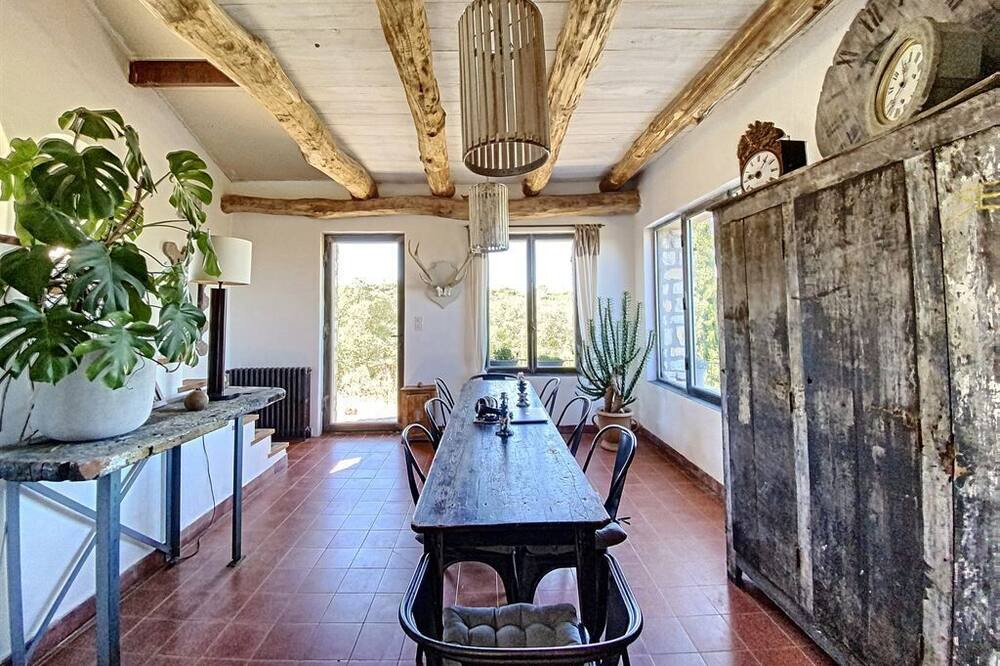 Photo of Livingroom in Saint-Siffret