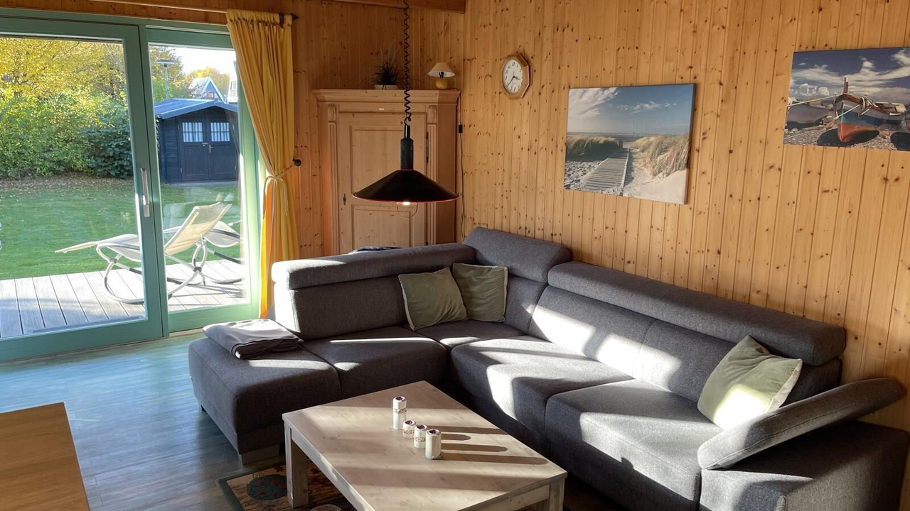 Photo of Livingroom in Damp