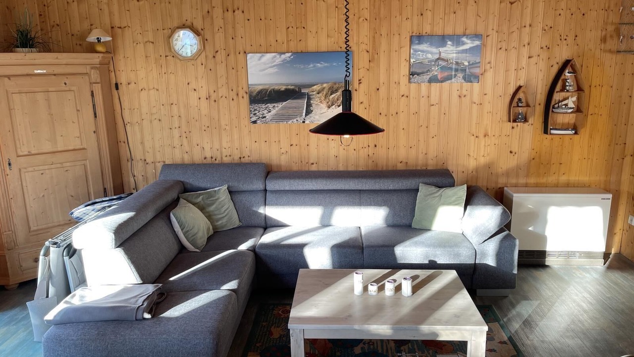 Photo of Livingroom in Damp