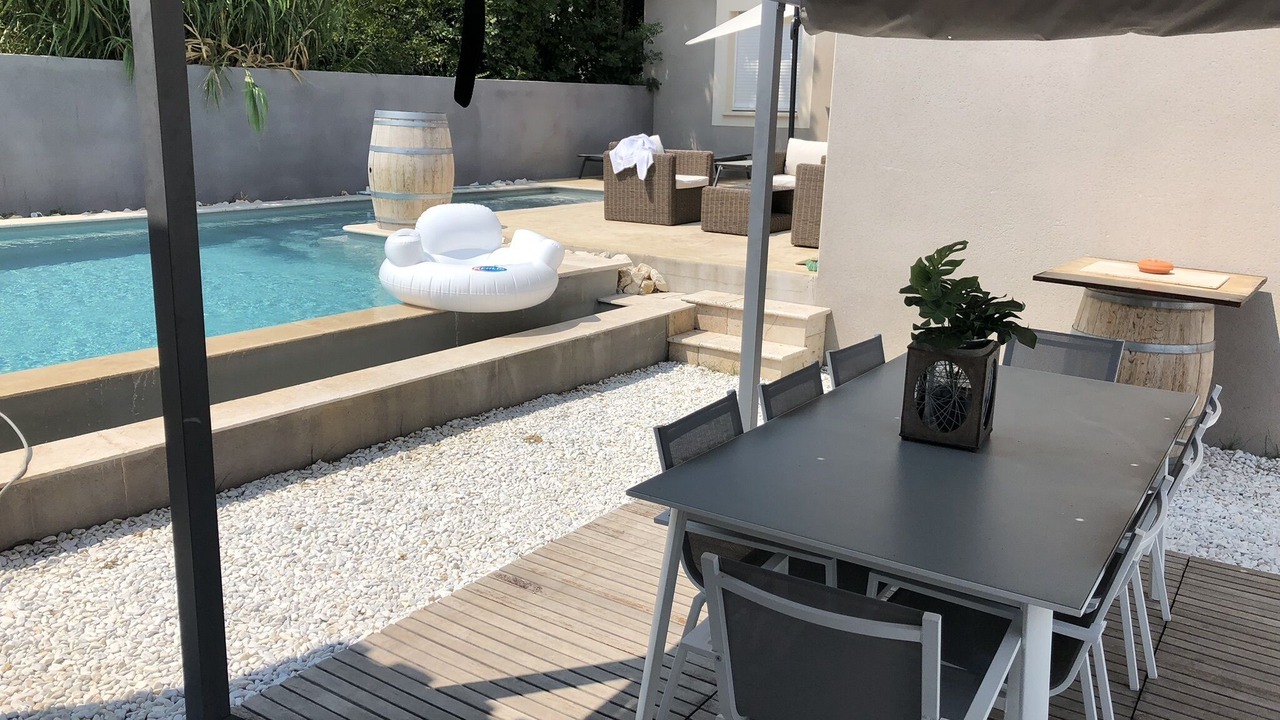 Photo of Outdoor in Jonquieres-Saint-Vincent