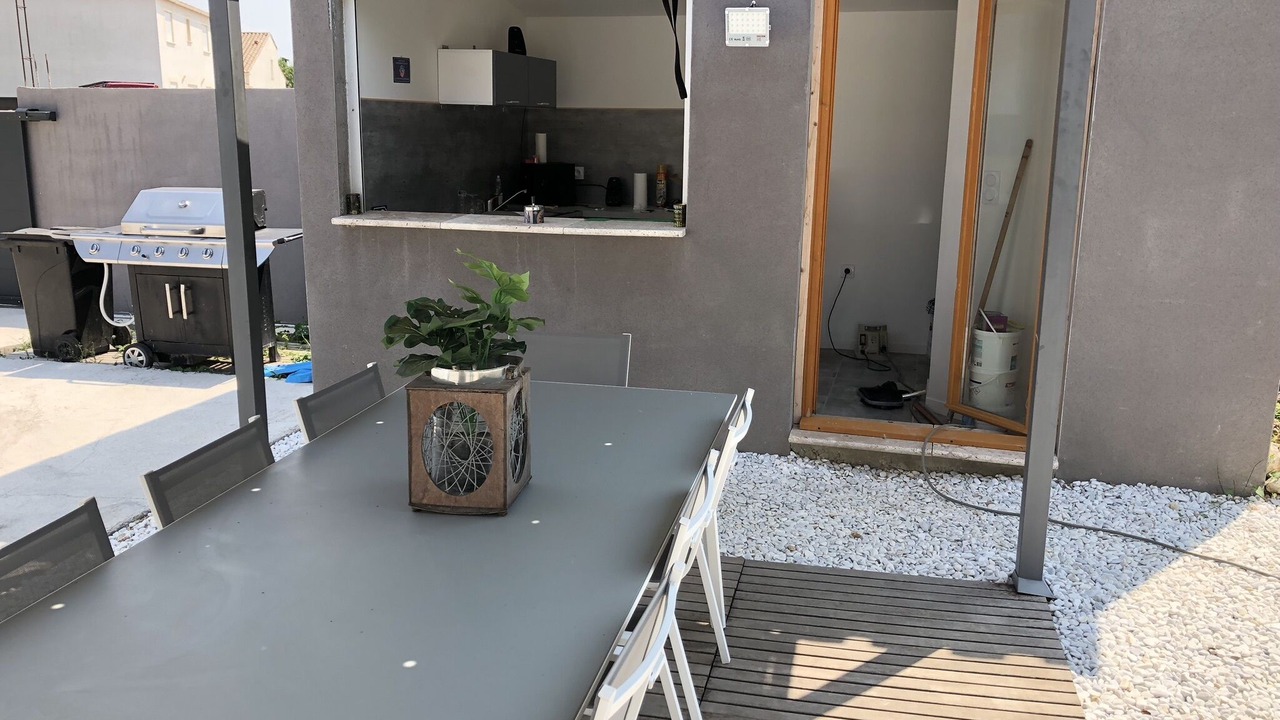 Photo of Outdoor in Jonquieres-Saint-Vincent