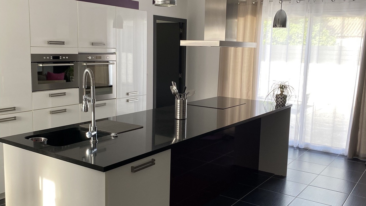 Photo of Kitchen in Jonquieres-Saint-Vincent