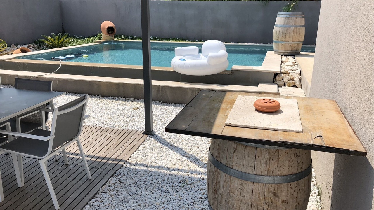 Photo of Outdoor in Jonquieres-Saint-Vincent