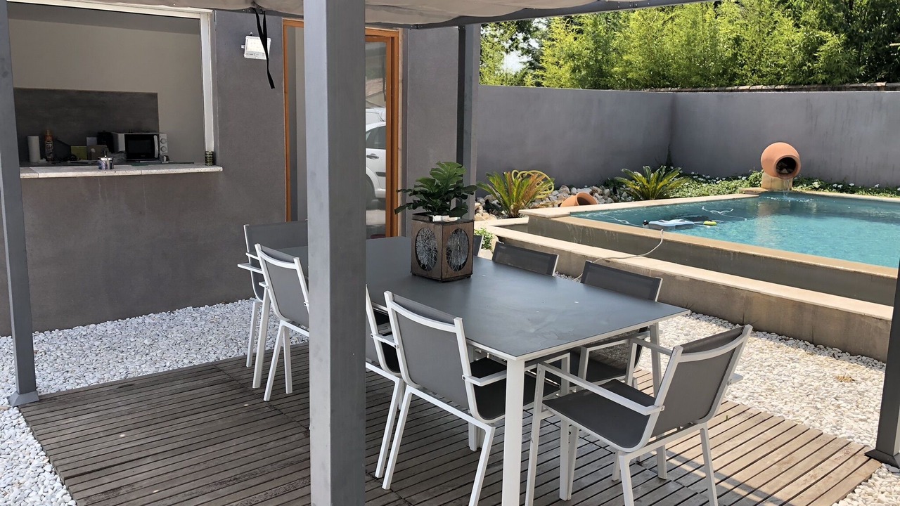 Photo of Outdoor in Jonquieres-Saint-Vincent