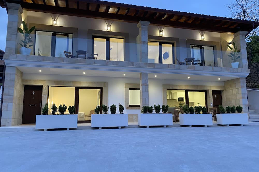 Photo of Outdoor in Herran