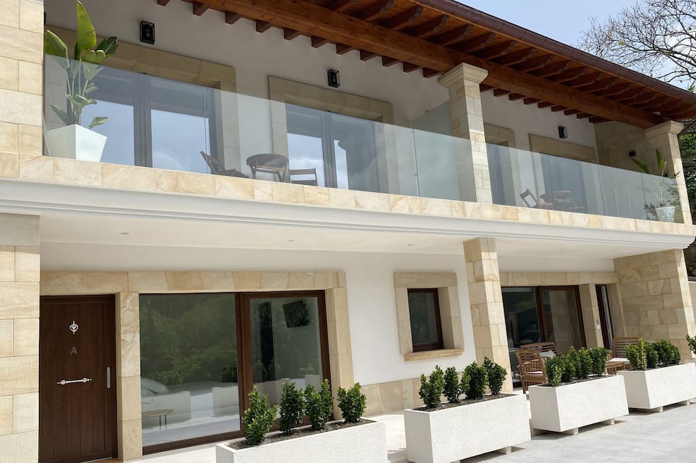 Photo of Outdoor in Herran