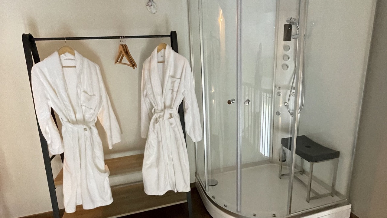 Photo of Bathroom in Avignon City Centre
