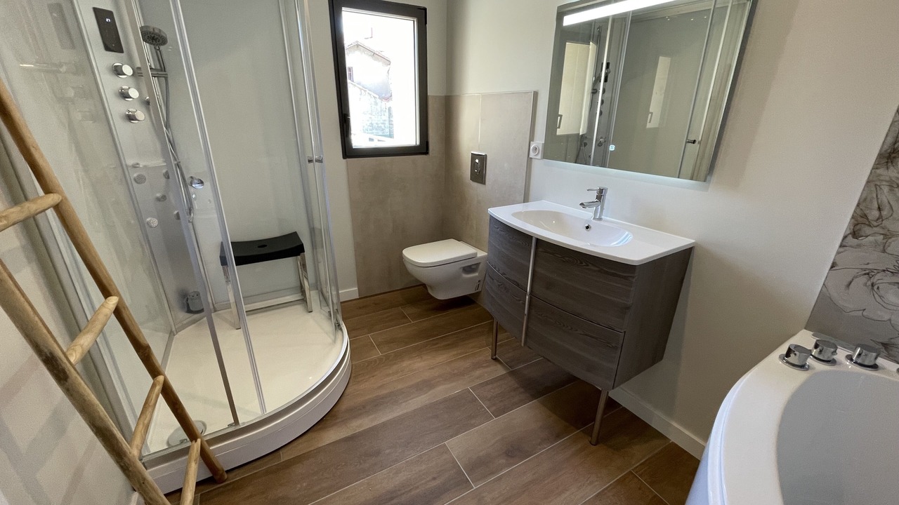 Photo of Bathroom in Avignon City Centre