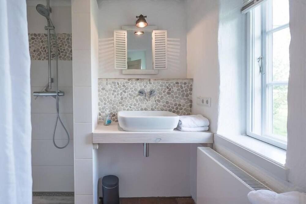 Photo of Bathroom in Wobbenbull