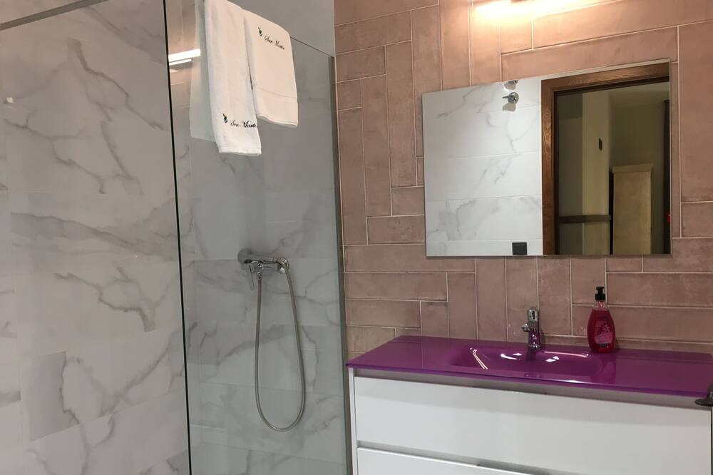 Photo of Bathroom in Fuentiduena