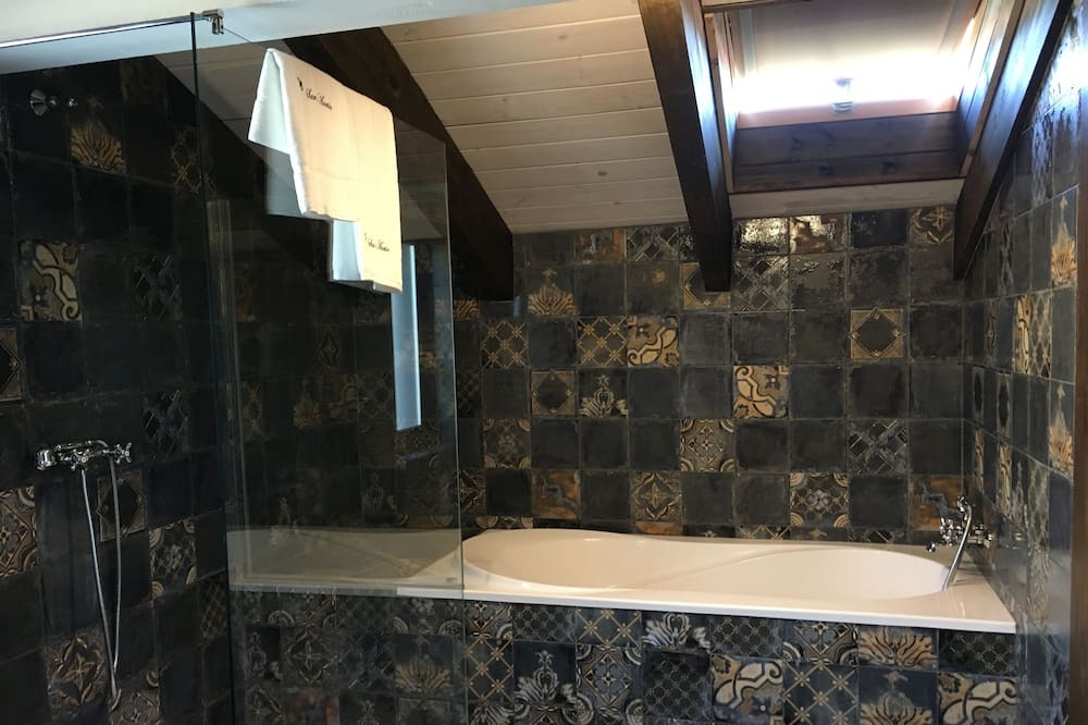 Photo of Bathroom in Fuentiduena