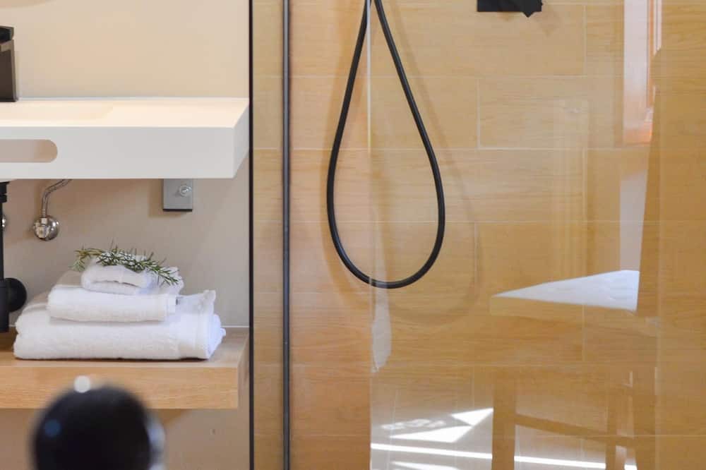 Photo of Bathroom in Maials