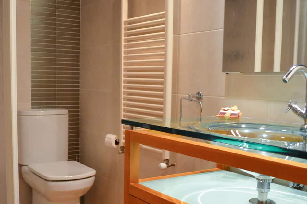 Photo of Bathroom in Maials
