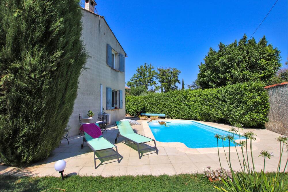 Photo of Outdoor in Montfavet