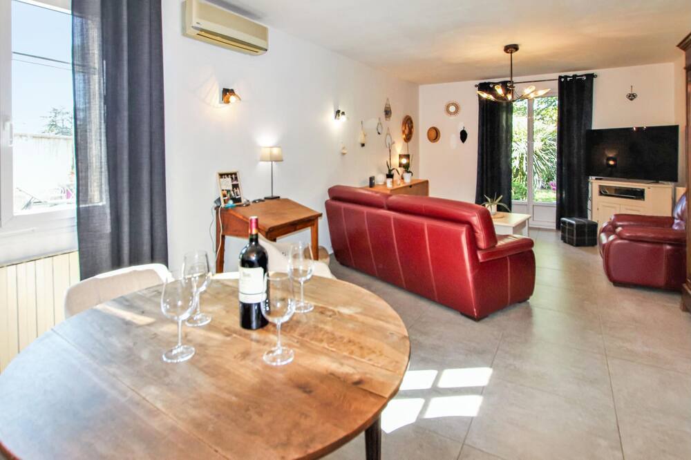 Photo of Bedroom in Montfavet