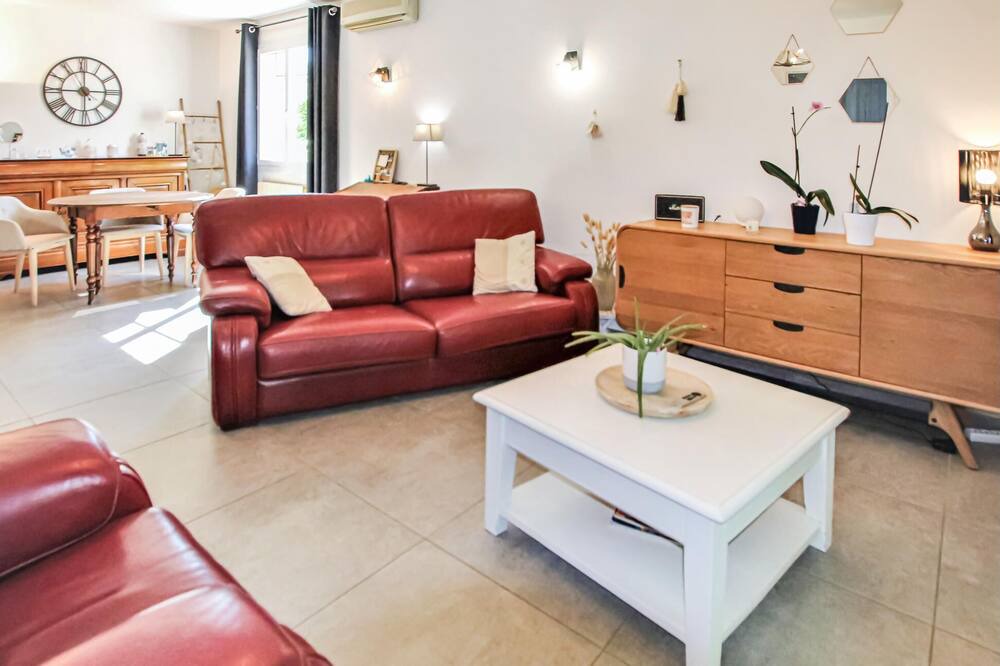 Photo of Bedroom in Montfavet