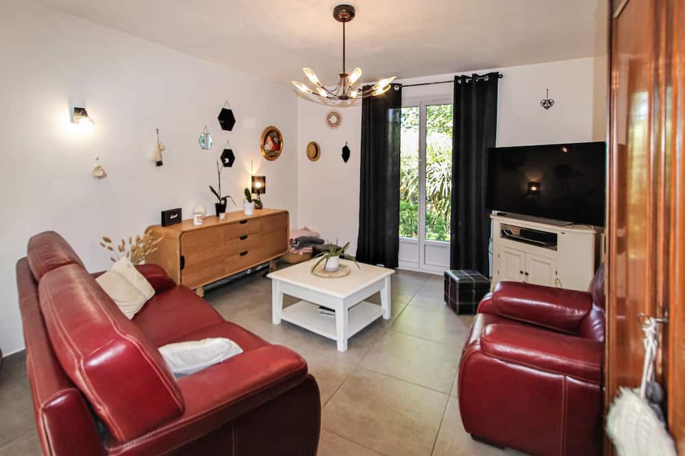 Photo of Bedroom in Montfavet