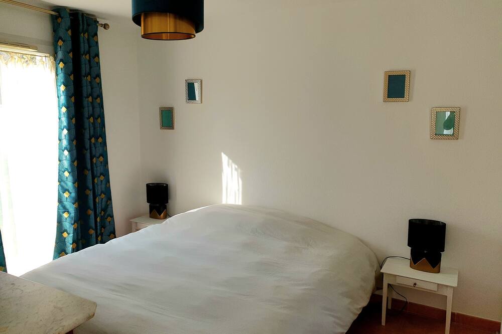 Photo of Bedroom in Morieres-les-Avignon