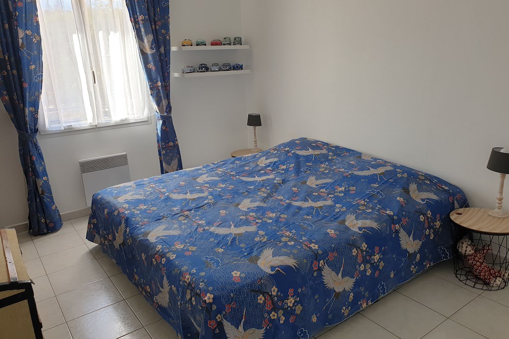 Photo of Bedroom in Morieres-les-Avignon