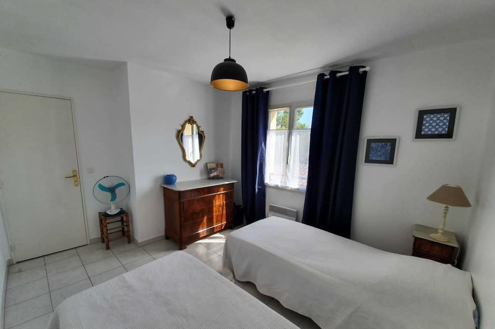 Photo of Bedroom in Morieres-les-Avignon