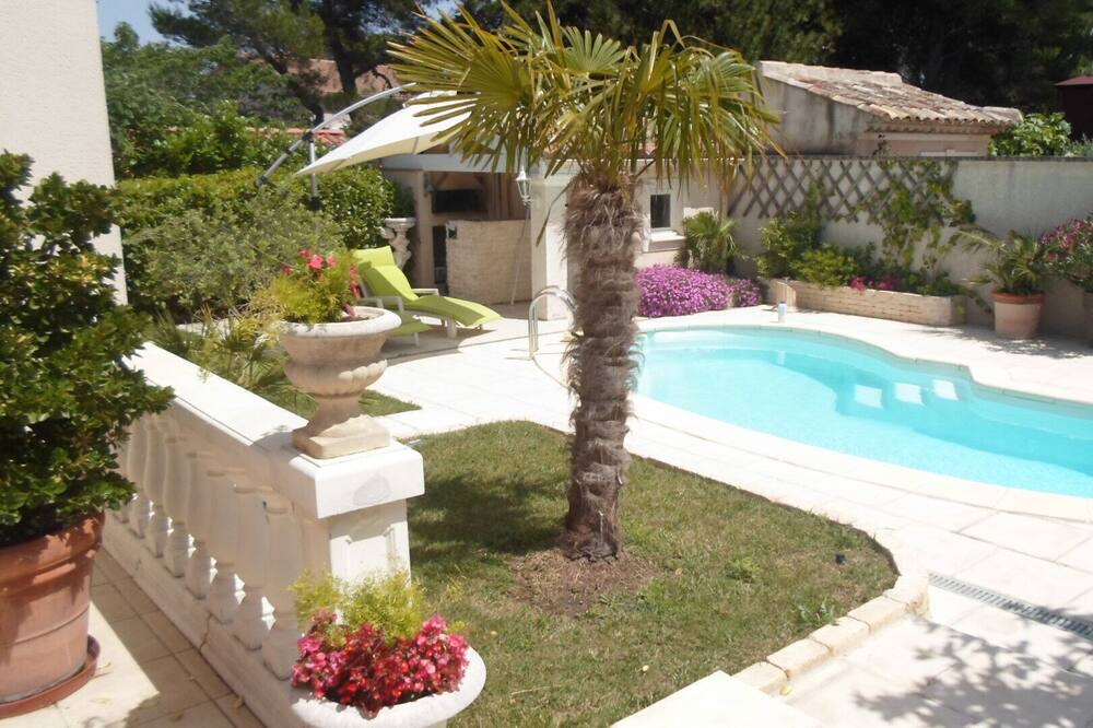 Photo of Outdoor in Saint-Saturnin-les-Avignon