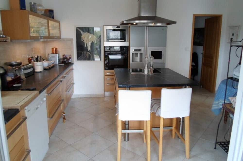 Photo of Kitchen in Saint-Saturnin-les-Avignon