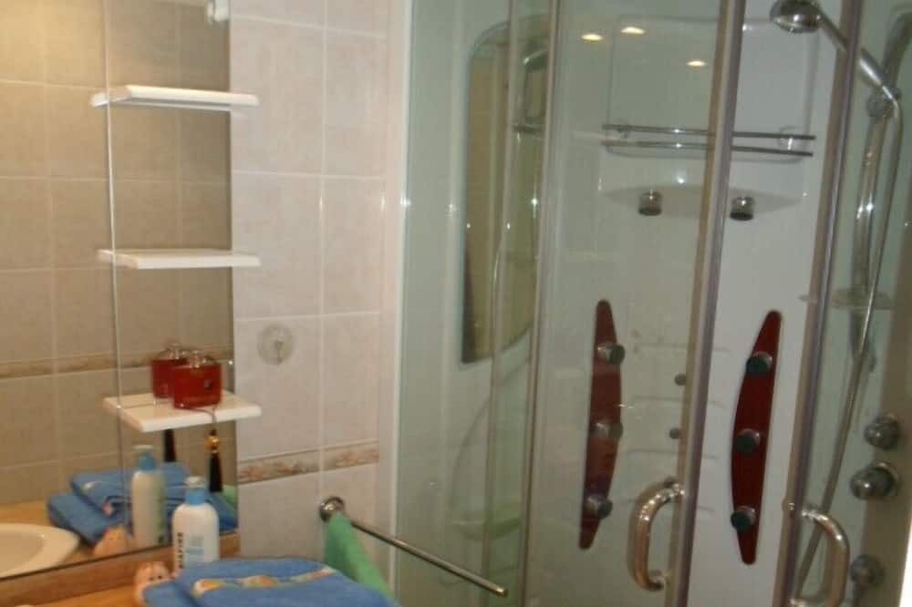 Photo of Bathroom in Saint-Saturnin-les-Avignon