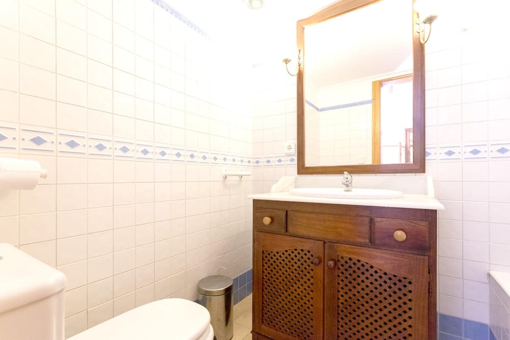 Photo of Bathroom in Urbanitzacio Gotmar